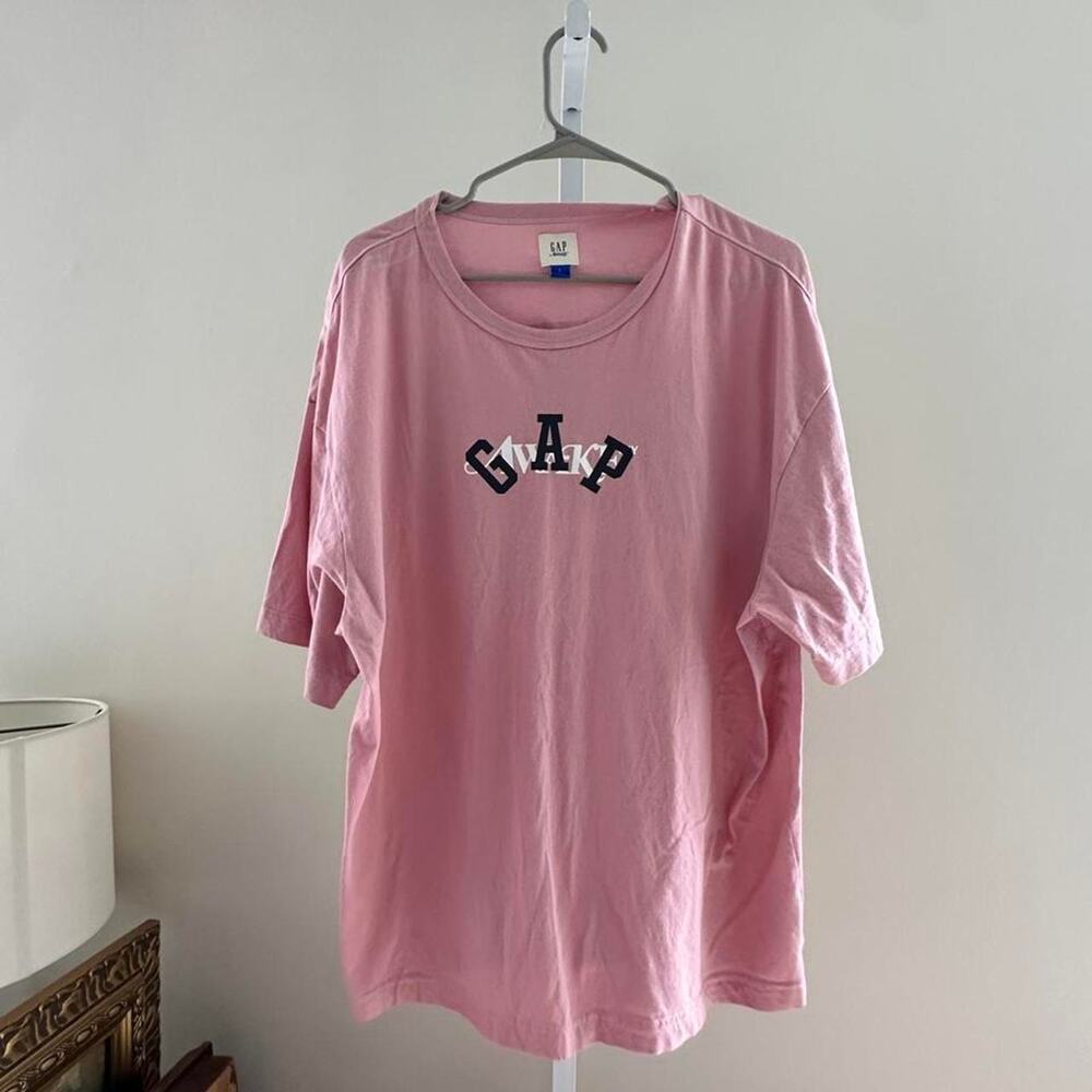 Pink gap awake tee with